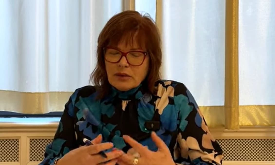 Belousovová: Kamarátite sa s hrdlorezom. Neprekáža vám to?!