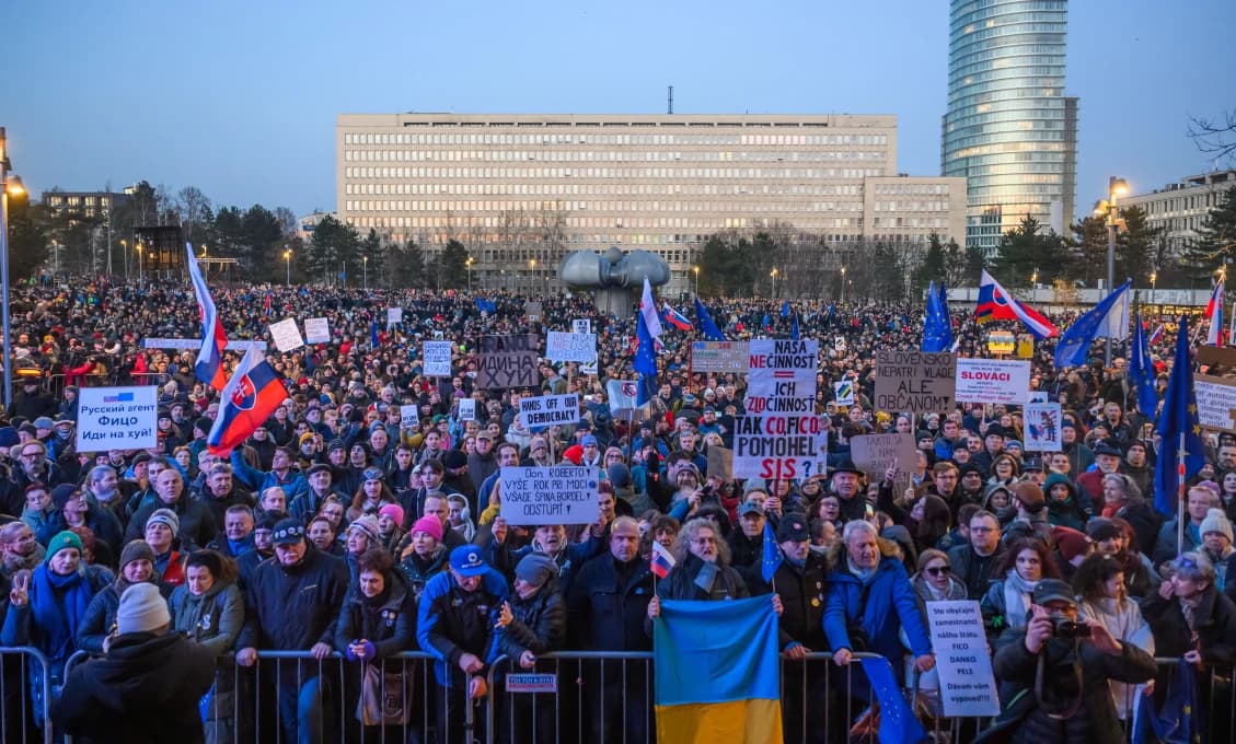Hlas ľudu: Vypukne v srdci Povstania aj povstanie proti Ficovi?