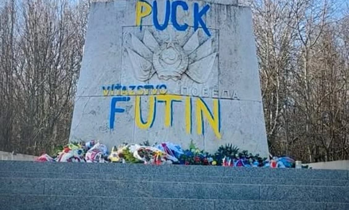 Hanebný útok na našu históriu a hrdinov (FOTO)