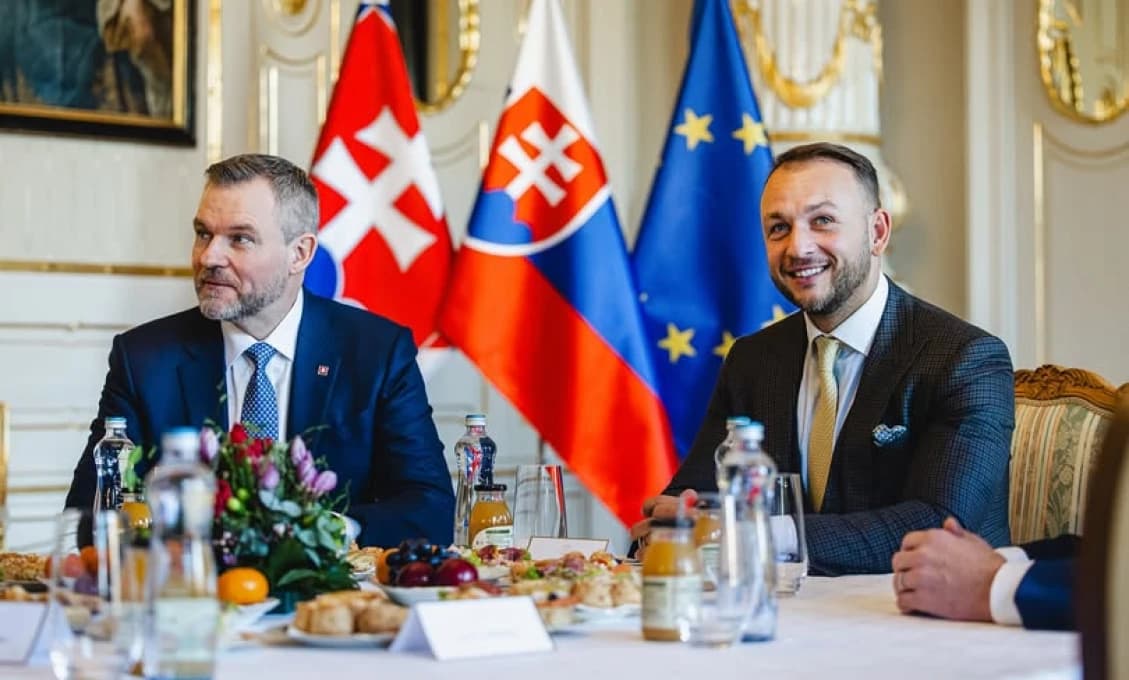 Šutaj Eštok opozícii: Už ste smiešni nielen doma, ale aj za hranicami
