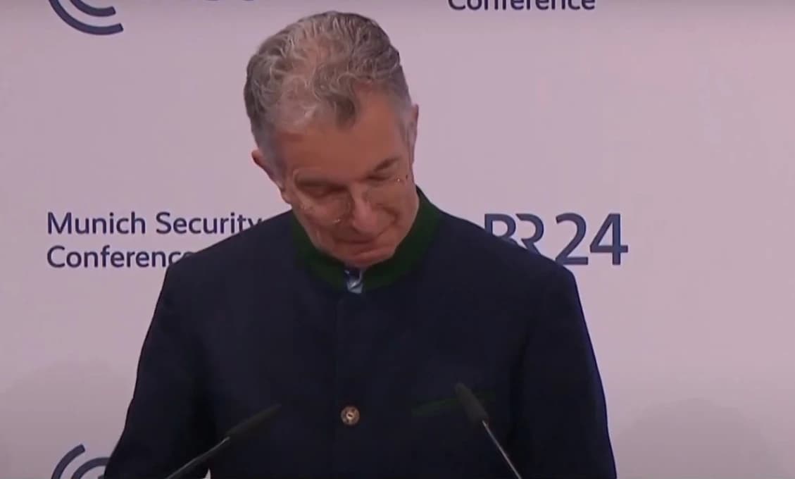 Šokujúci záver. Šéf Mníchovskej konferencie sa rozplakal