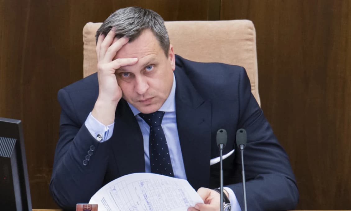 Danko je ako neposlušné DECKO, čo na to jeho „OTEC“ Fico?