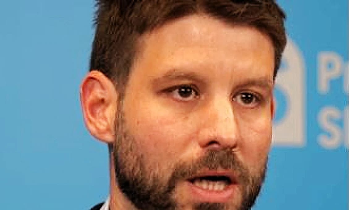 Zúfalý Šimečka od závisti zas "ukotvuje" Slovensko