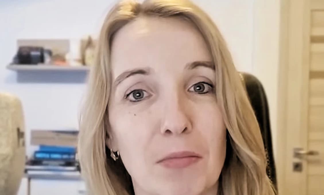 Šimečka, cigaretka, vínko, maringotka