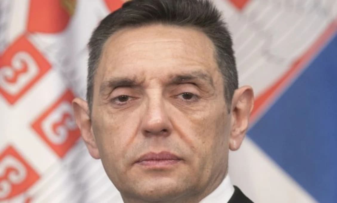 Západné spravodajské služby rozbiehajú „farebnú revolúciu“ v Srbsku