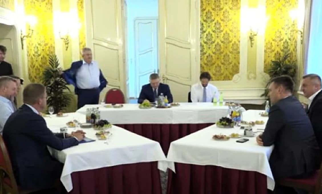 SNS navrhuje odmietnuť zavádzanie sankcií voči Rusku