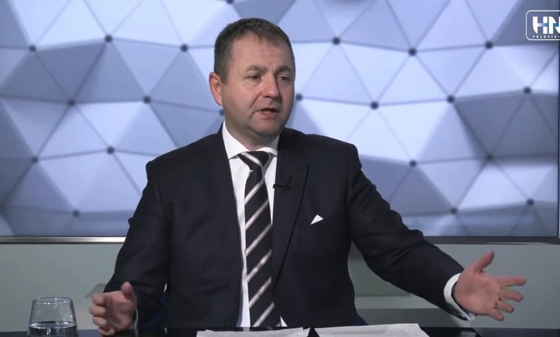 BITKA V RELÁCII DOSLOVA: Moderátorka Hospodárskych novín zaútočila na Kéryho ako opozičná aktivistka (VIDEO)