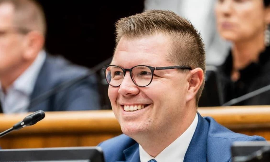 Trápne progresívne trucovanie, ktoré bezohľadne znásilňuje pravdu a fakty