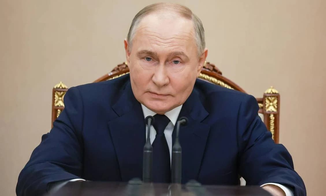 Putin označený za zahraničného agenta. Británia pritvrdzuje