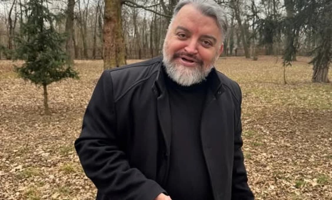 Chmelár: Propaganda označila kritické myslenie za "ačohentizmus". Nenechajme sa umlčať!
