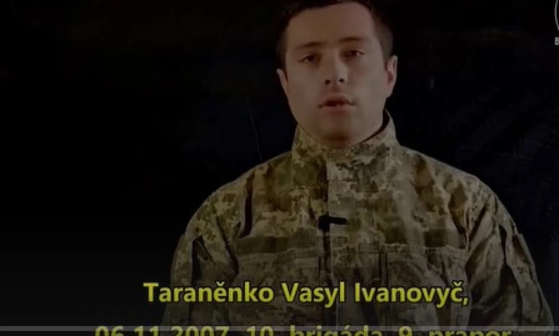 Otrasné, sedemnásťročný ukrajinský chlapec v snahe zachrániť si život utiekol k Rusom