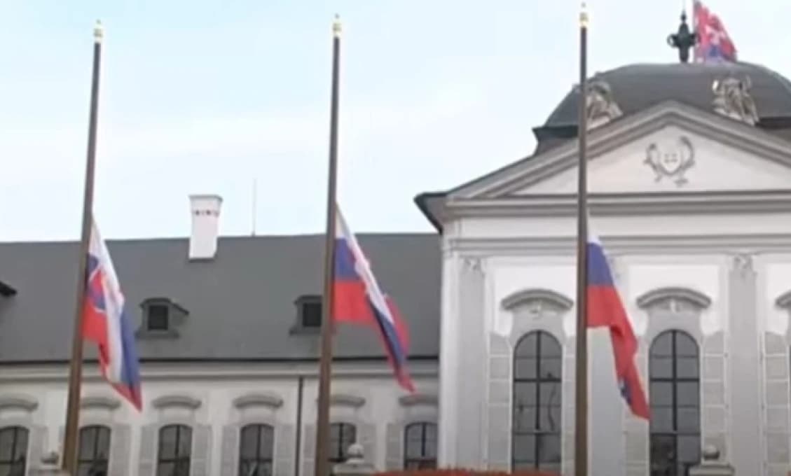 Na Slovensku sa začína štátny smútok