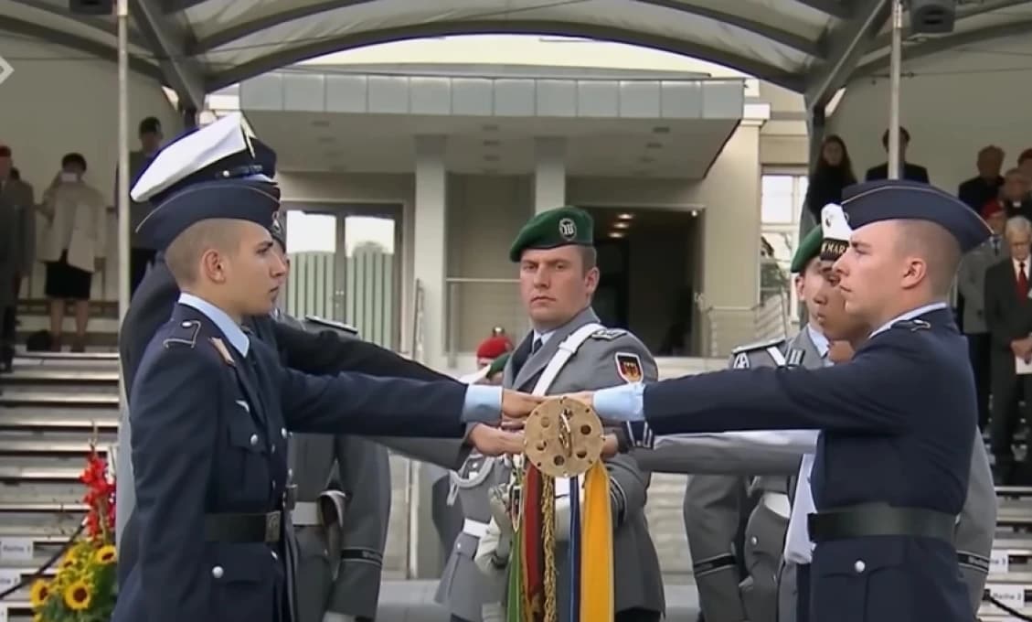 Nemecký vojnový duch znova ožíva. Zabudli na máj 1945?