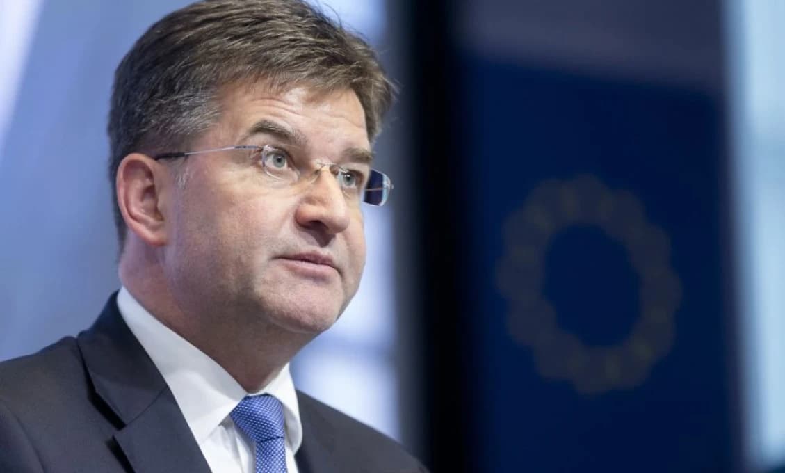 Europoslanec varuje: Pozor, progresívci sa infiltrovali na Úrad vlády!