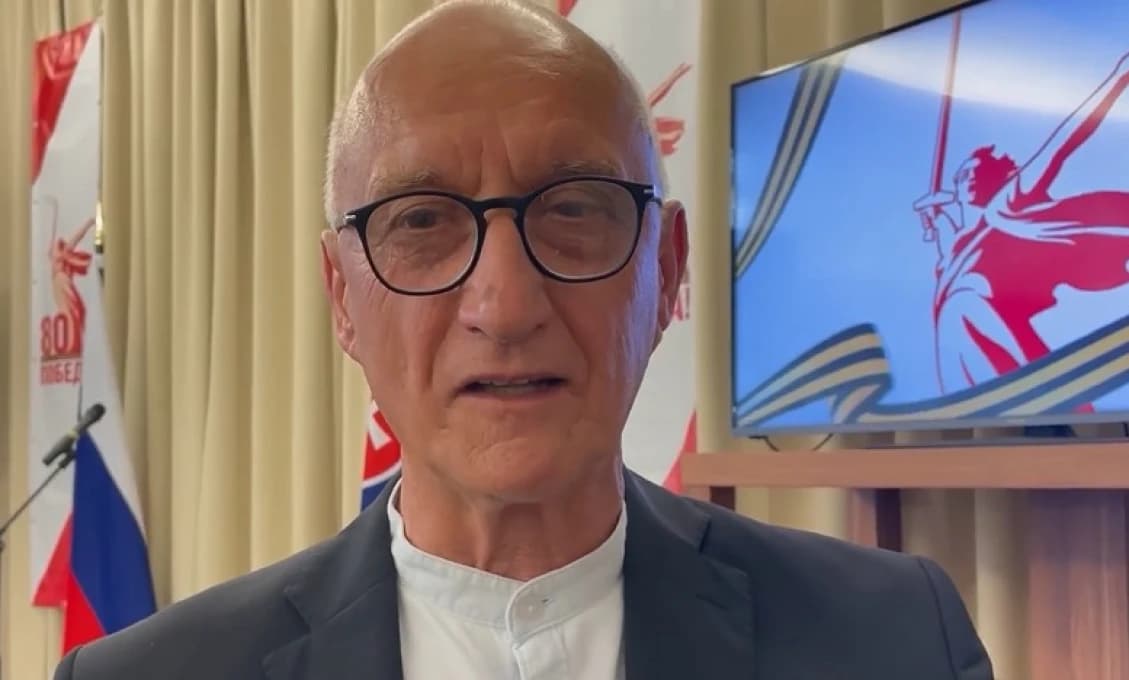 Exkluzívne: Banáš vysvetľuje, prečo sa Slováci musia klaňať 8. máju