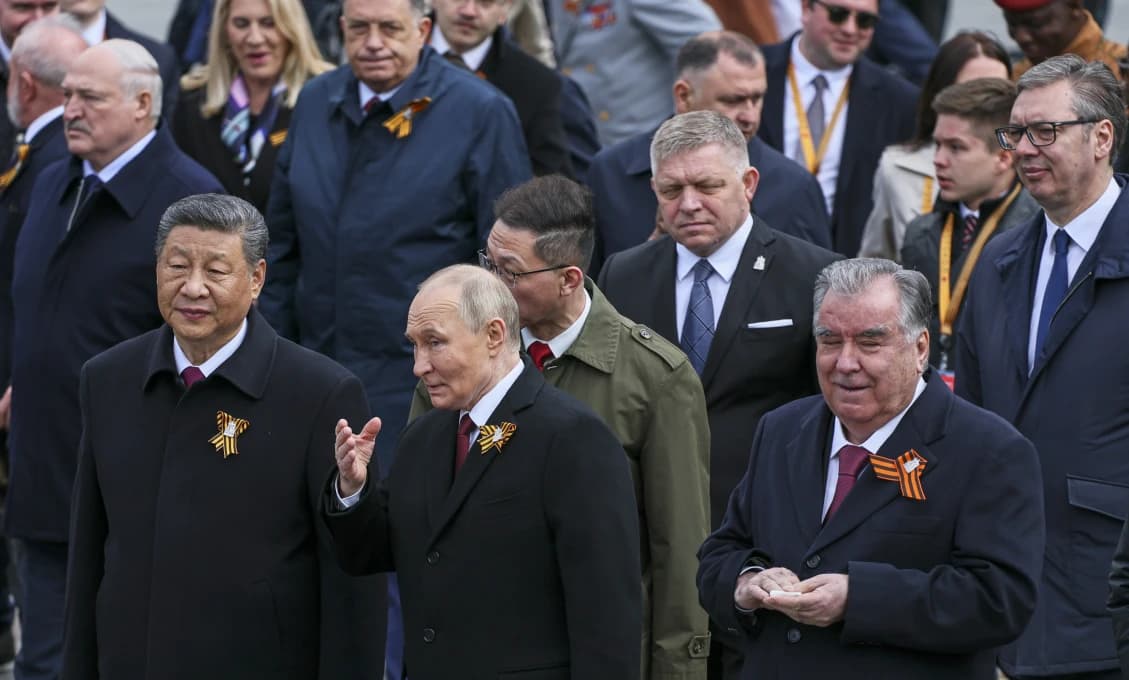 R. Fico sa v Moskve krátko stretol s Putinom, rozprával sa aj s Lukašenkom