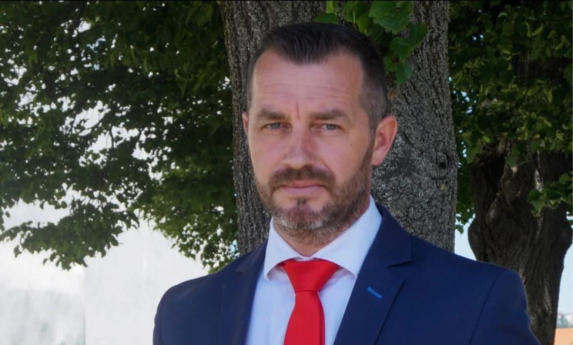 Ďurica vyzýva Šefčoviča: Menej úsmevu a viac práce pre Slovensko (VIDEO)