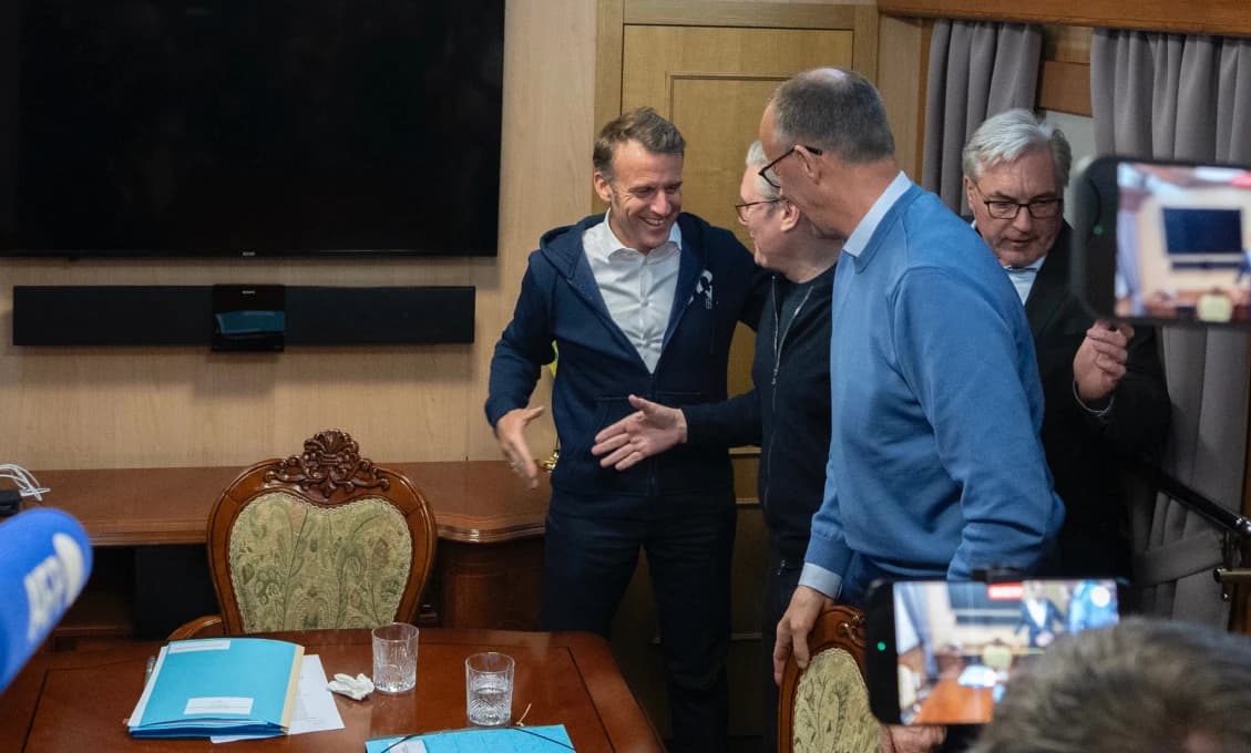REAKCIA Elyzejského paláca po kontroverznom videu. Macronova "vreckovka" alebo kokaín?