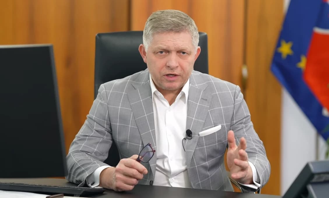Fico varuje: Liberálny chaos ničí Slovensko. Šimečka sa búri!