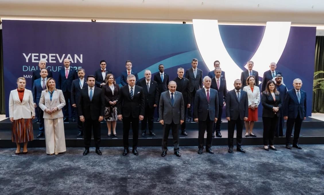Premiér z Arménska: Postavme sa ideologickému nátlaku (FOTO+VIDEO)