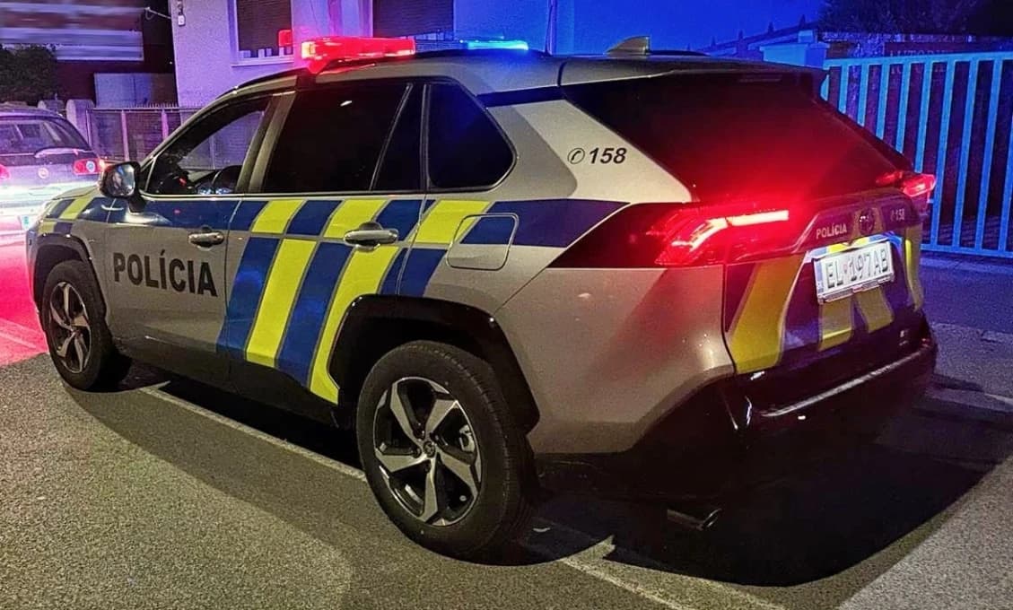 Agresívny Ukrajinec sa v Bratislave vyhrážal ľuďom s tyčou v ruke