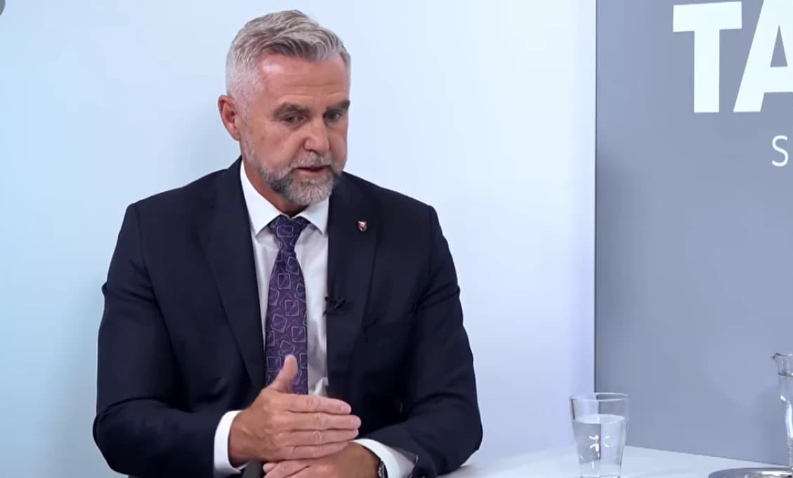 Ad Zdechovský: Dostali sme na výber medzi eurofondami a vojnou