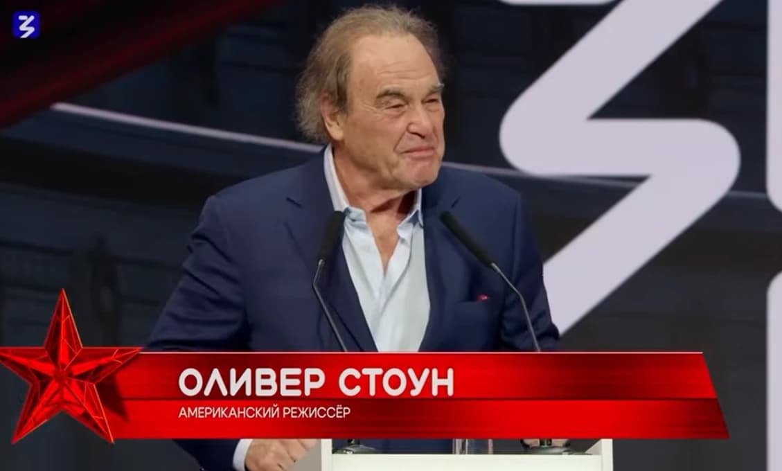 Slávny režisér Oliver Stone o imbecilných rusofóboch