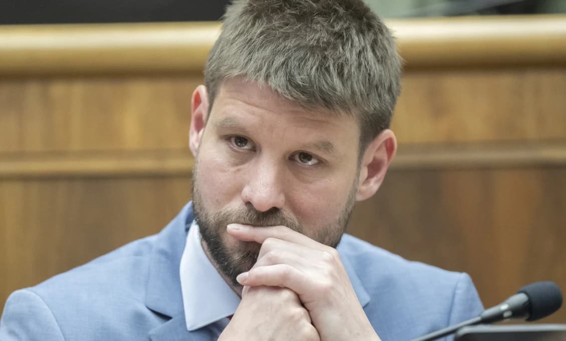 Šimečka háji mamu: Nie je to kauza, ale zneužitá účtovná chyba