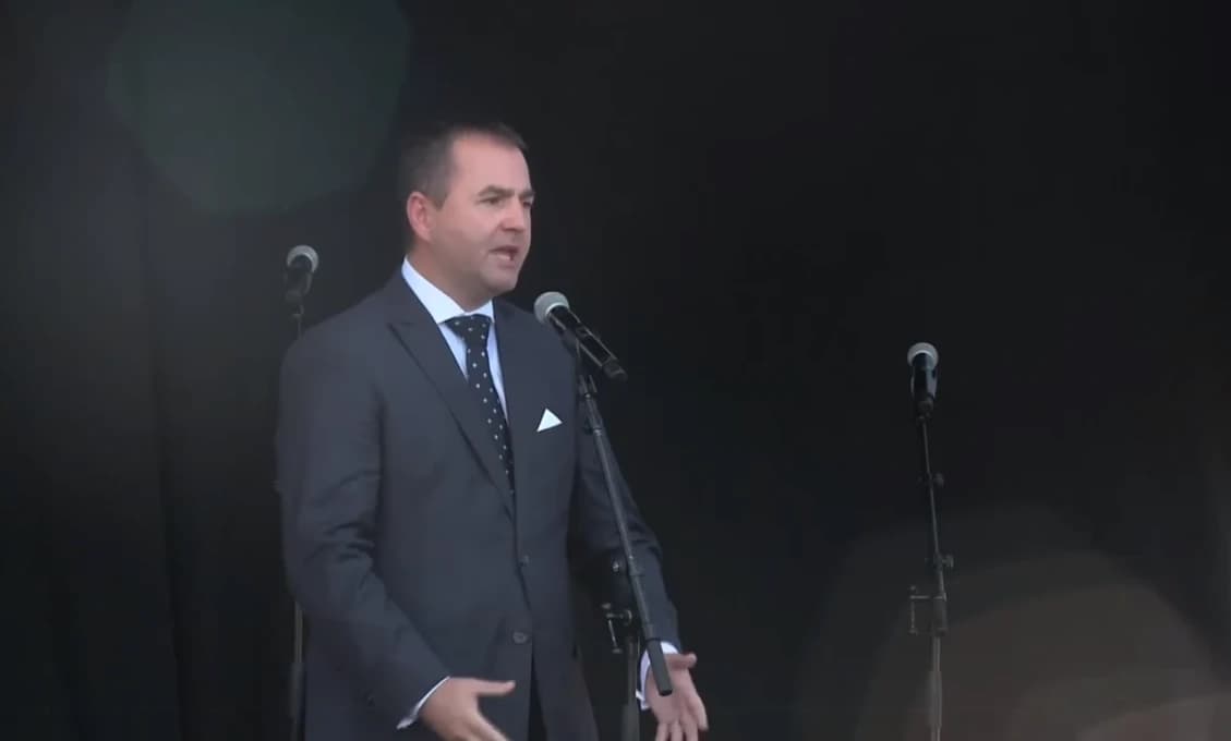 M. Kéry: Jeden klame, druhý klamstvá nevidí a tretí im "drukuje"