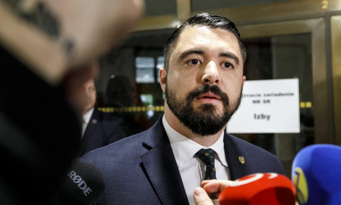 Zatiaľ čo globálna ekonomika spomaľuje, ceny ropy klesli pod 27 dolárov za barel