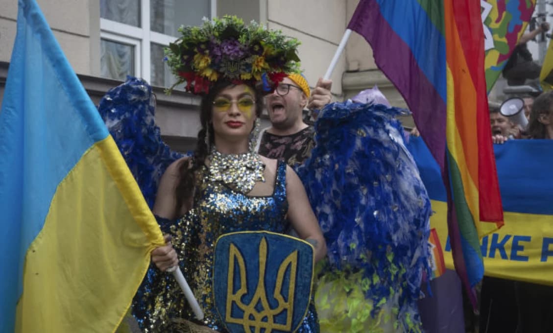 Kyjev na nohách! Nie však kvôli vojne, ale kvôli dúhovým vlajkám