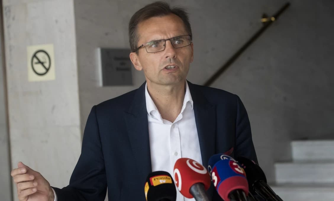 Golem Galko opäť búcha do klávesnice. Tentokrát sľubuje Hlbokú orbu