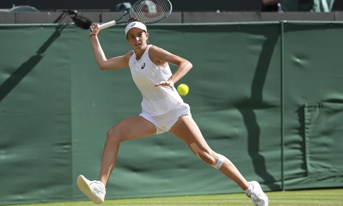 VIDEO: Toto je famózny volej, ktorý pobláznil Wimbledon! Slovenská tínedžerka Mia Pohánková si podmanila Londýn