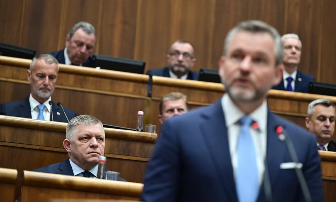 SNS: Pellegrini zlyhal, Fico bojoval sám