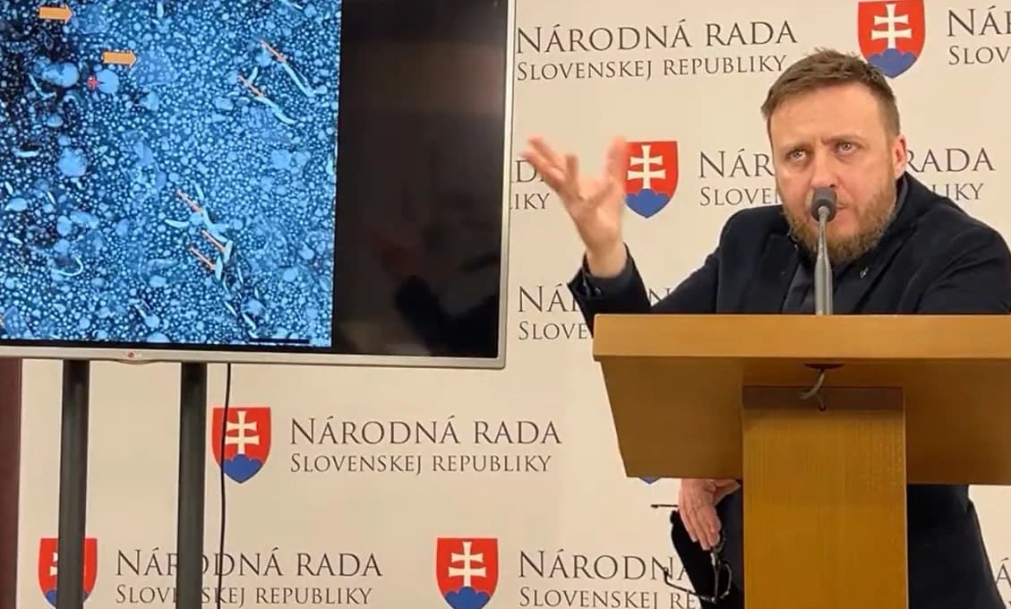 Trestné oznámenie vládneho splnomocnenca Kotlára o mRNA vakcínach po mesiacoch pokročilo. September rozhodne