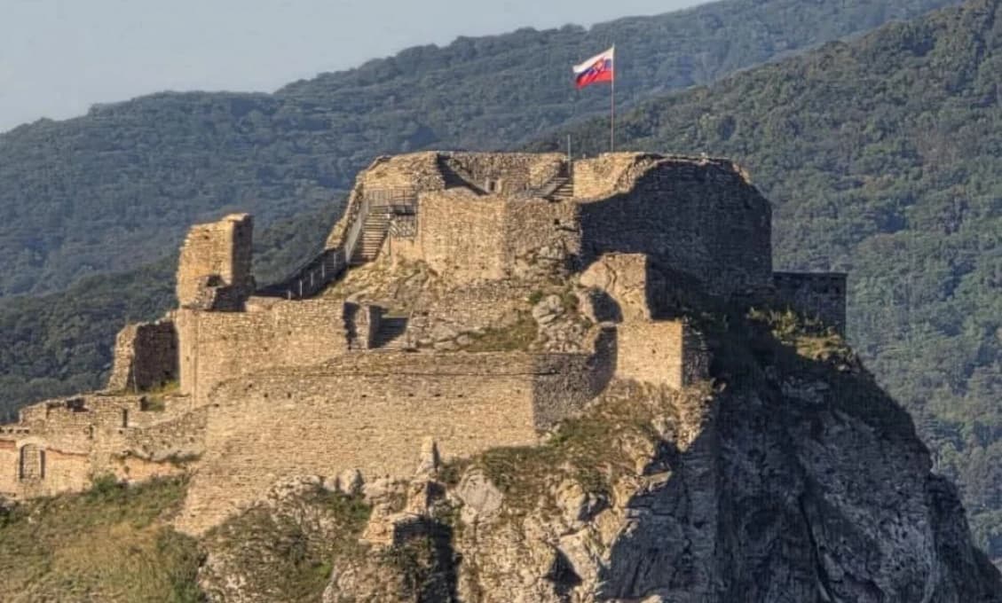 Taraba začne osádzať slovenské vlajky na strategických vodných dielach