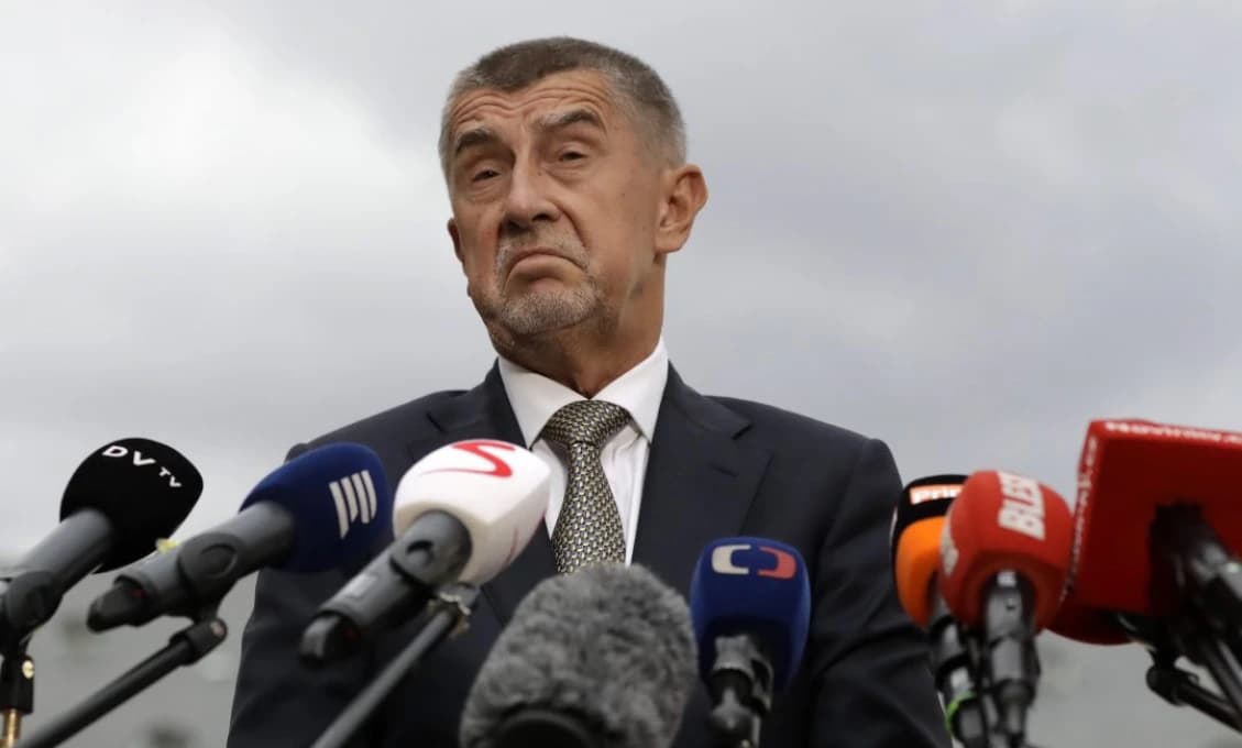 Česká poslankyňa si chcela objednať zabitie psa, Babiš ju vyškrtne