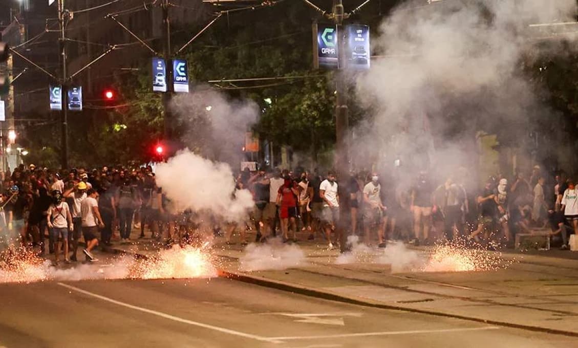 Pokus o farebnú revolúciu v Srbsku: Brusel tlieska, Vučić sa pýta - KTO ICH PLATÍ? (VIDEO)