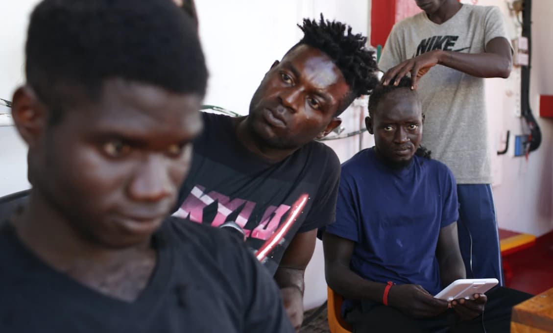 Brutálny útok v Berlíne: senegalský migrant pohrýzol policajta