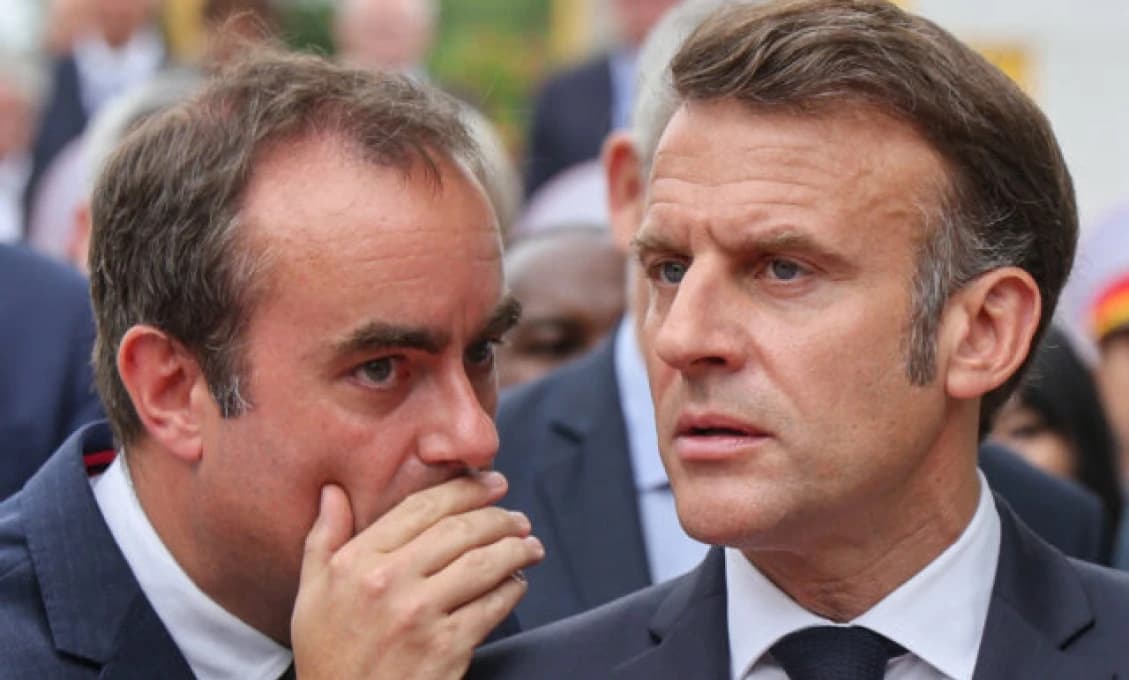 AKO DLHO VYDRŽÍ? Macron vymenoval za premiéra ďalšieho lojalistu. Francúzi idú do ulíc