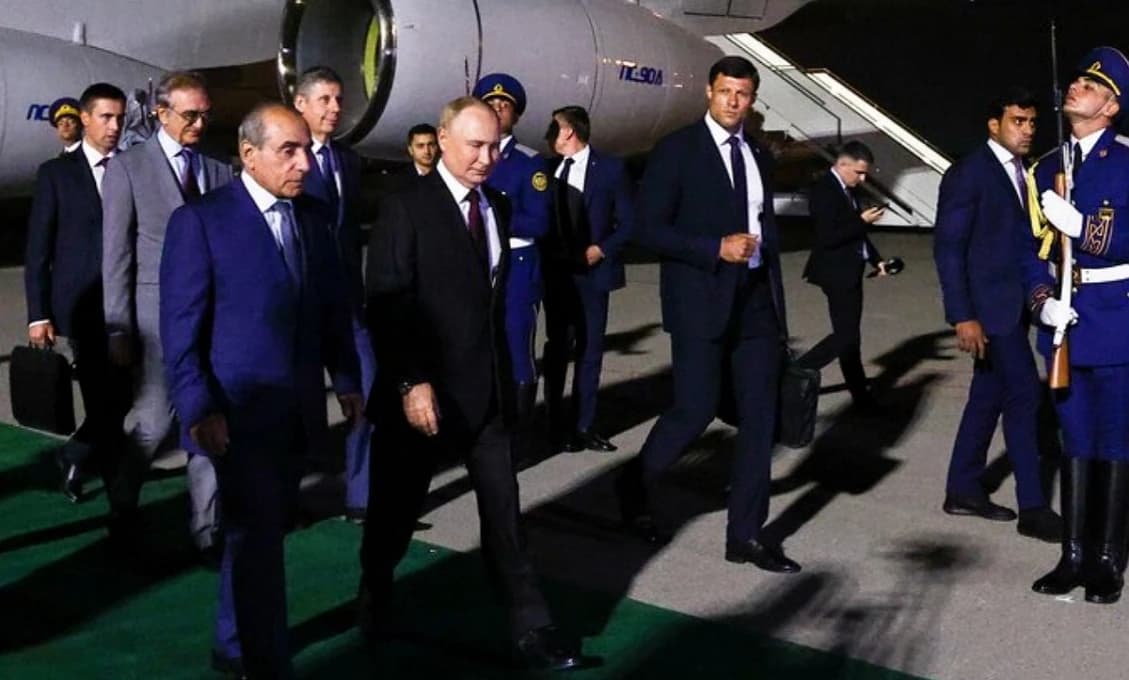 Ako to maďarskému vodcovi Viktorovi Orbánovi stále prechádza ?