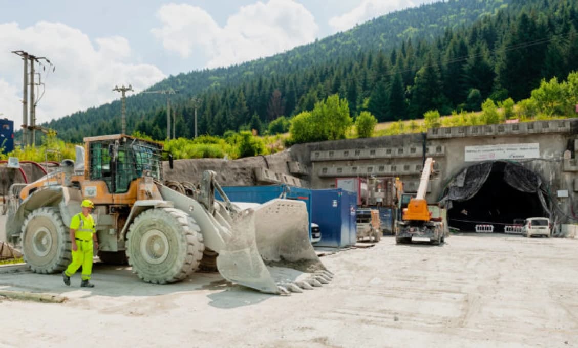 Tunel Višňové by mal byť sprejazdnený do konca roka 2025