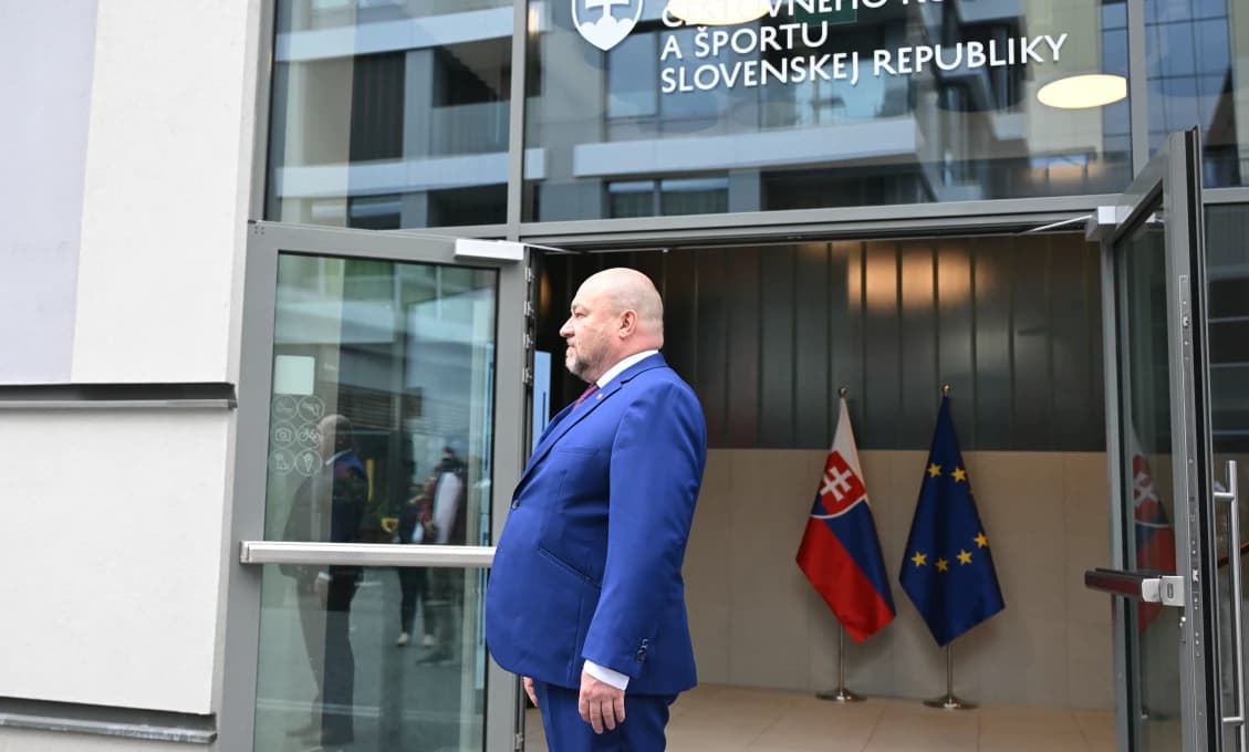Huliak čaká. Pellegrini už povedal nie – a SNS hovorí "možno nikdy"