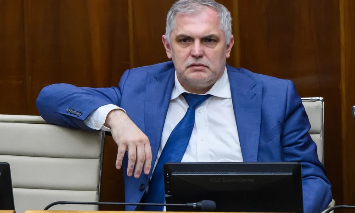 Je hazard esom alebo prehrou ministra Huliaka?