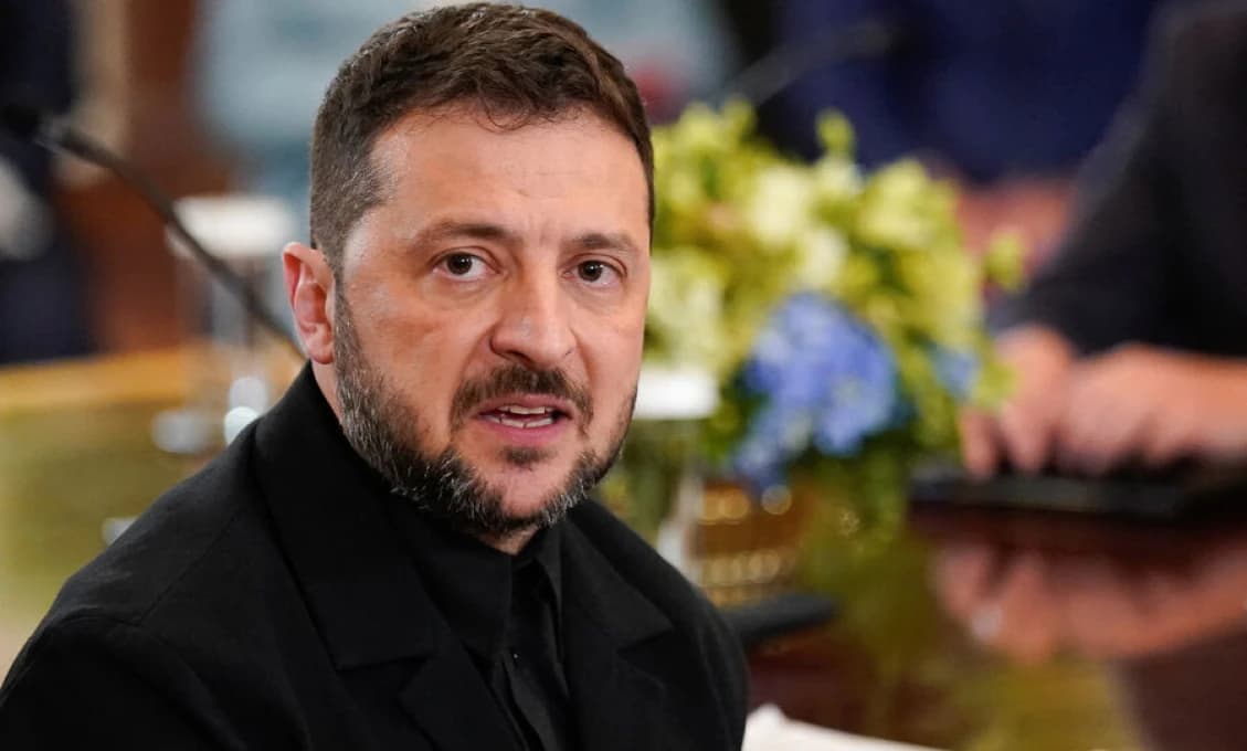ICH MIESTO JE PRI LATRÍNE! Rada požaduje rezignáciu Zelenského kabinetu, kradli peniaze po kufroch (FOTO)