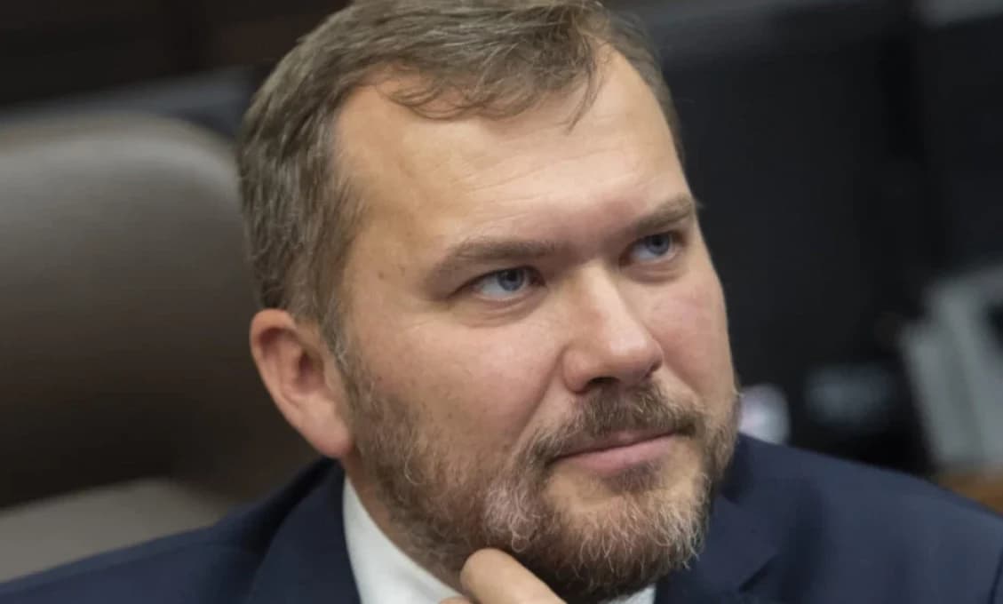 Drsný odkaz podpredsedu KDH Bruselu: POKUS EK SPOCHBŇOVAŤ ÚSTAVU SR JE ZÁSADNÝ OMYL!