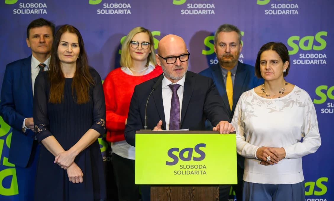 Strana – sklerotikov a schizofrenikov (SaS) vyráža na svoj vlastný kar...