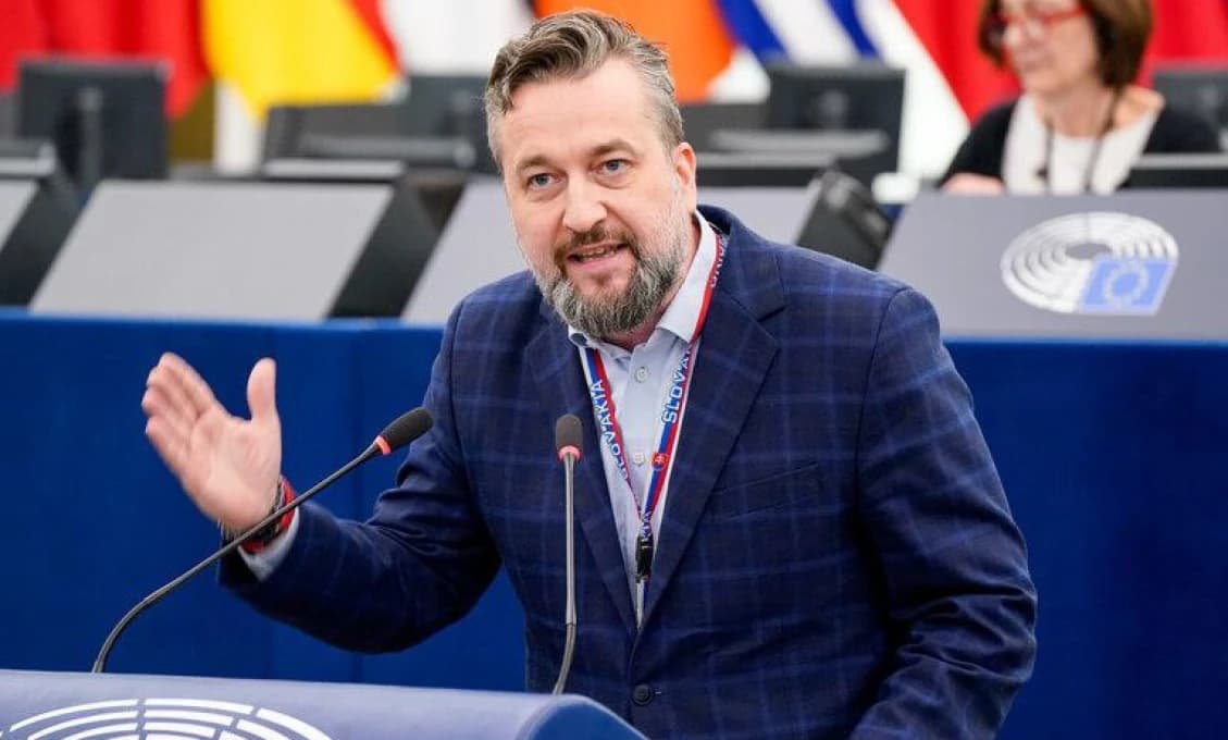 Gorbačov vyzval svetových vodcov, aby znížili vojenské výdavky