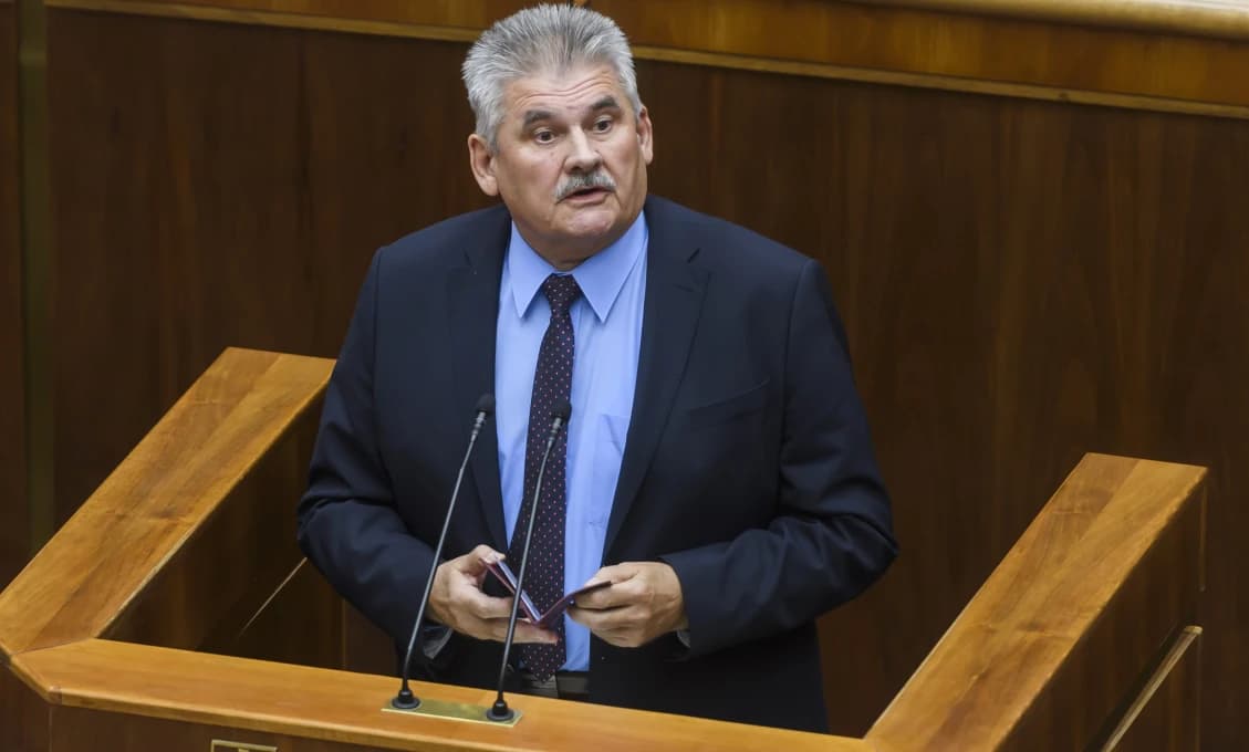 Smer pripravuje pozmeňujúci návrh k zmene ÚOO, predloží ho po dohode v koalícii