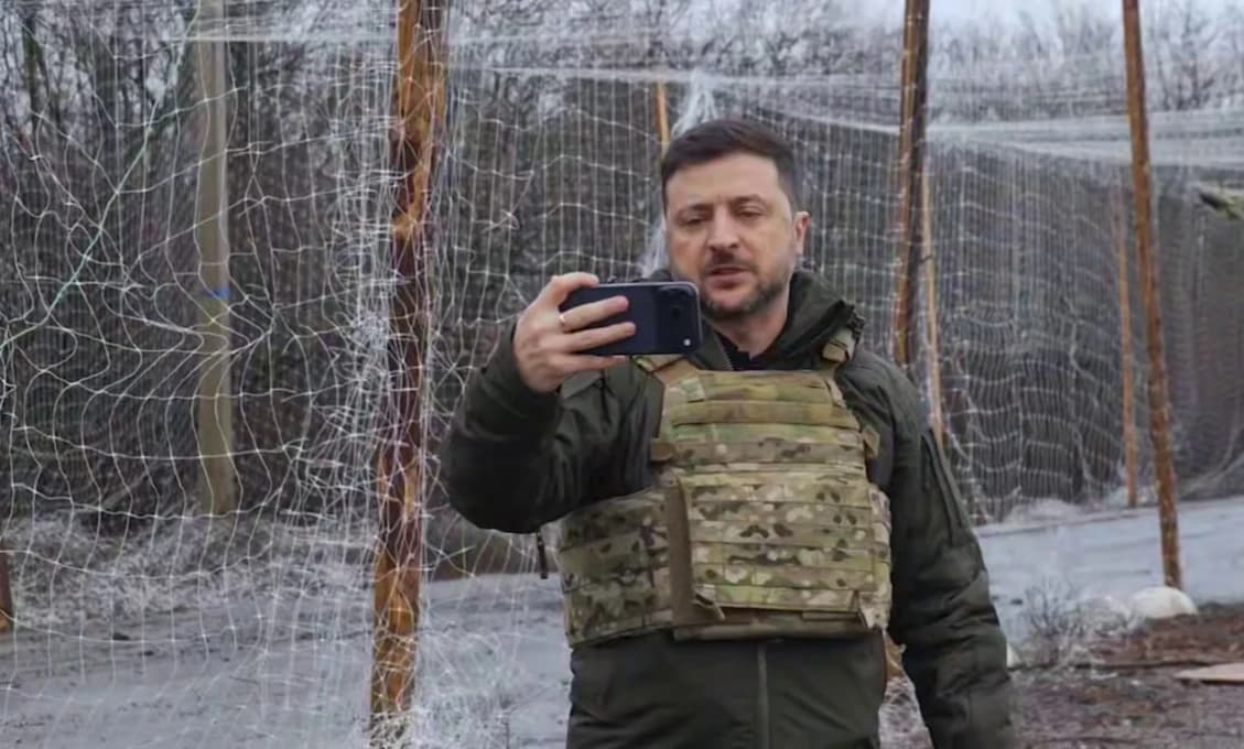 Zelenskyj opustil Kyjev v nepriestrelnej veste: 39 sekúnd na pozadí výbuchov. Toto už nie je vtip